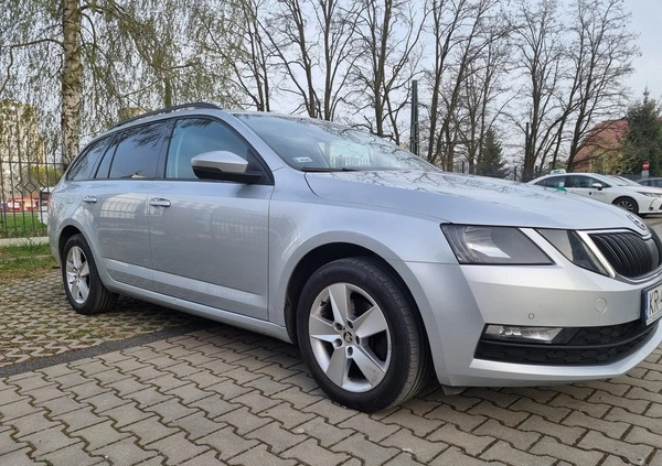 Skoda Octavia cena 57500 przebieg: 239000, rok produkcji 2020 z Kraków małe 16